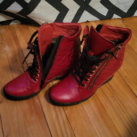 Red Shoes - Picture 3 of 4